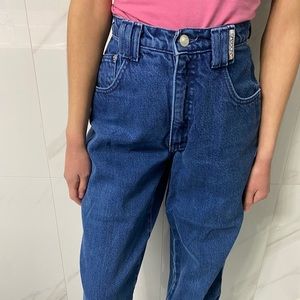 🌸VINTAGE Denim high rise jeans (Mom fitted)🌸